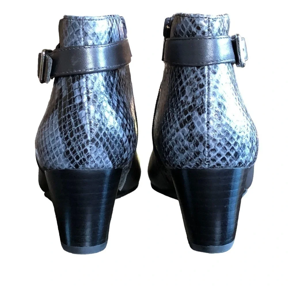 Vionic Shasta Gray Snake Print Wedge Ankle Bootie Size 6.5